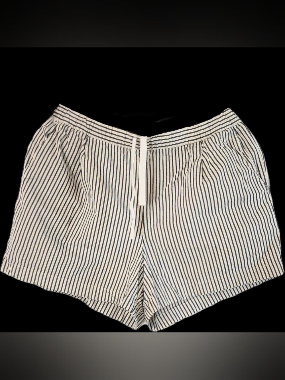 Uniqlo Women’s Striped Drawstring Shorts - White and Navy